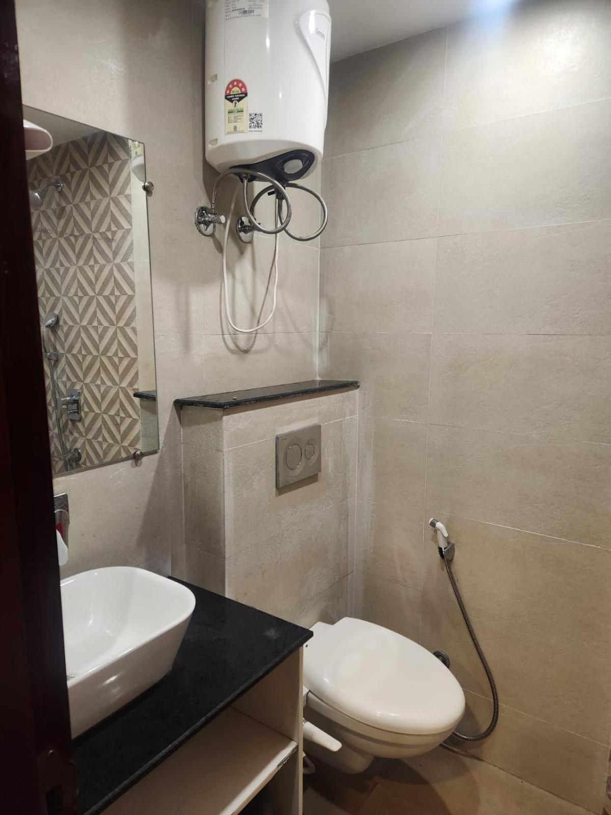 Hotel The Almora By Rs Global Near By Delhi International Airport With - Free Airport Drop 新德里 外观 照片