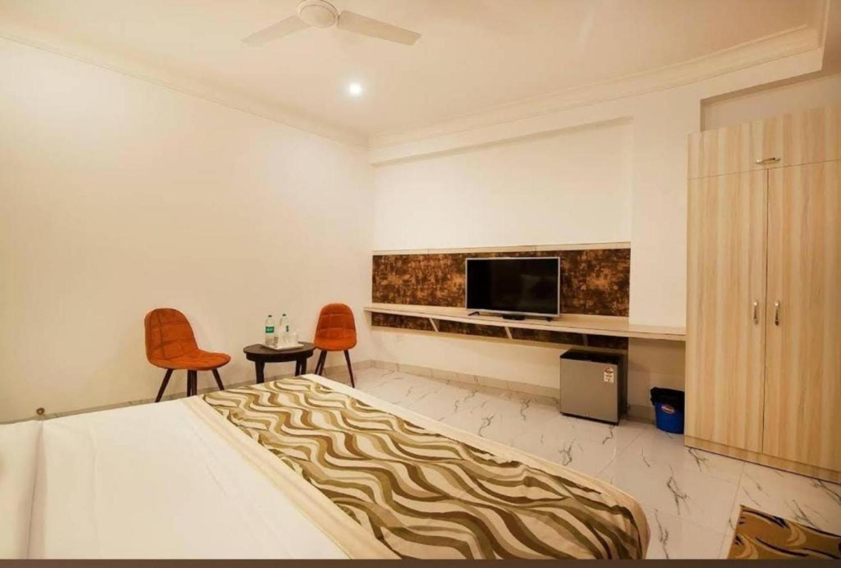 Hotel The Almora By Rs Global Near By Delhi International Airport With - Free Airport Drop 新德里 外观 照片