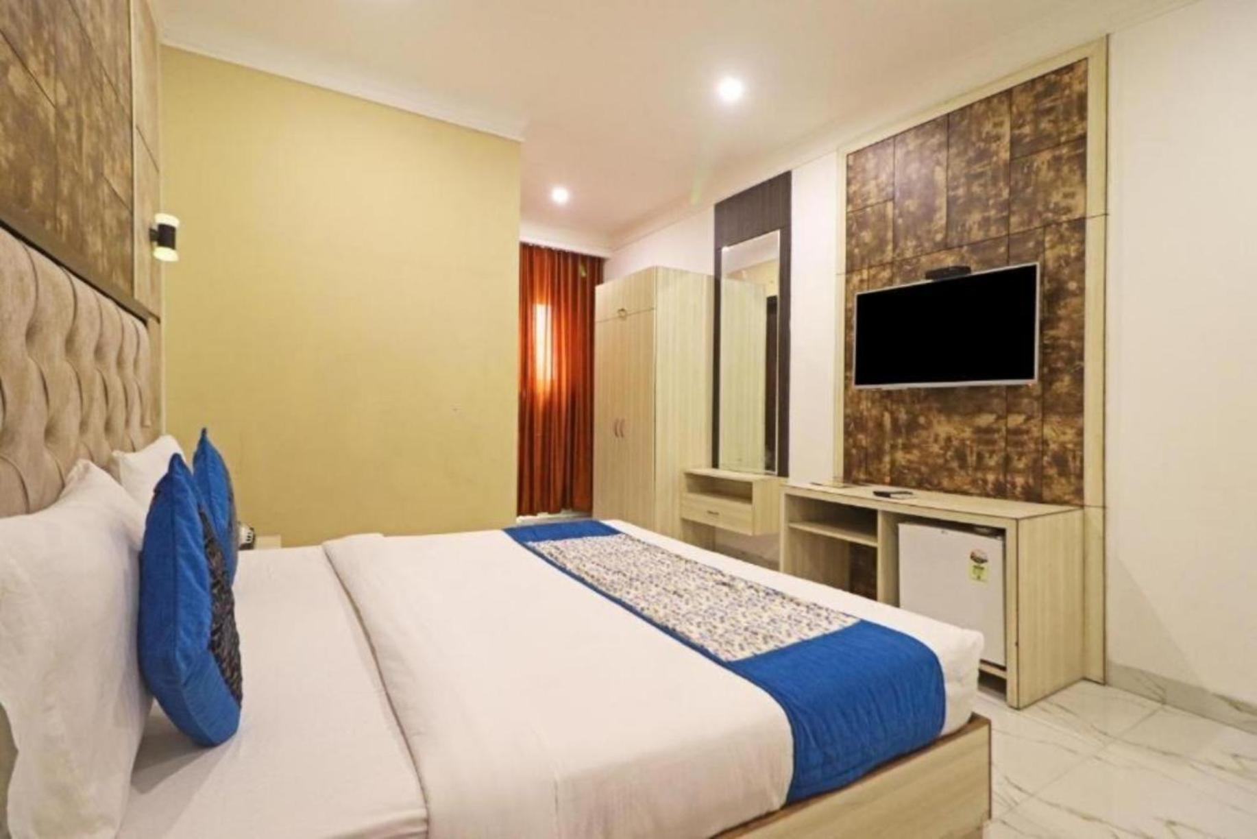 Hotel The Almora By Rs Global Near By Delhi International Airport With - Free Airport Drop 新德里 外观 照片