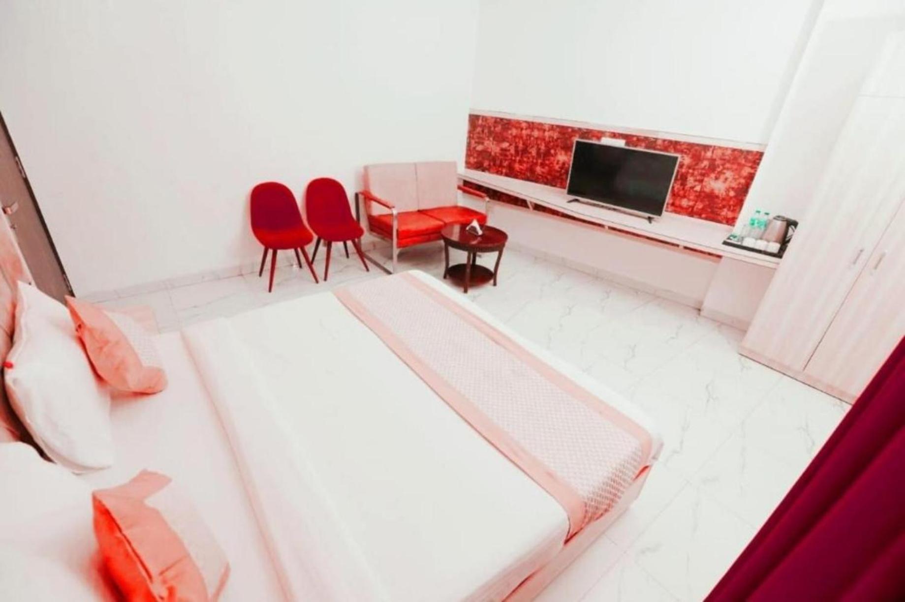 Hotel The Almora By Rs Global Near By Delhi International Airport With - Free Airport Drop 新德里 外观 照片